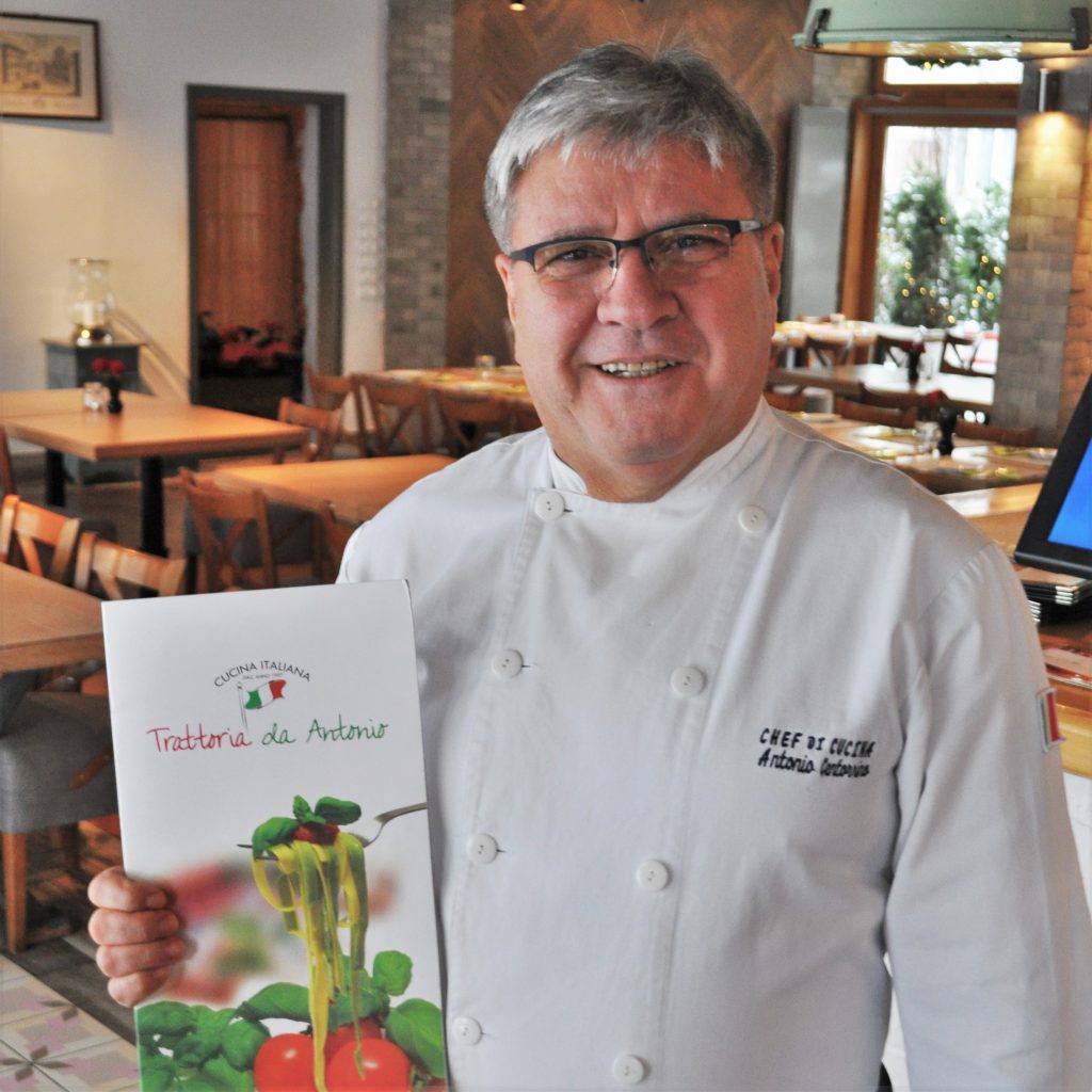 Wnętrze restauracji Trattoria da Antonio