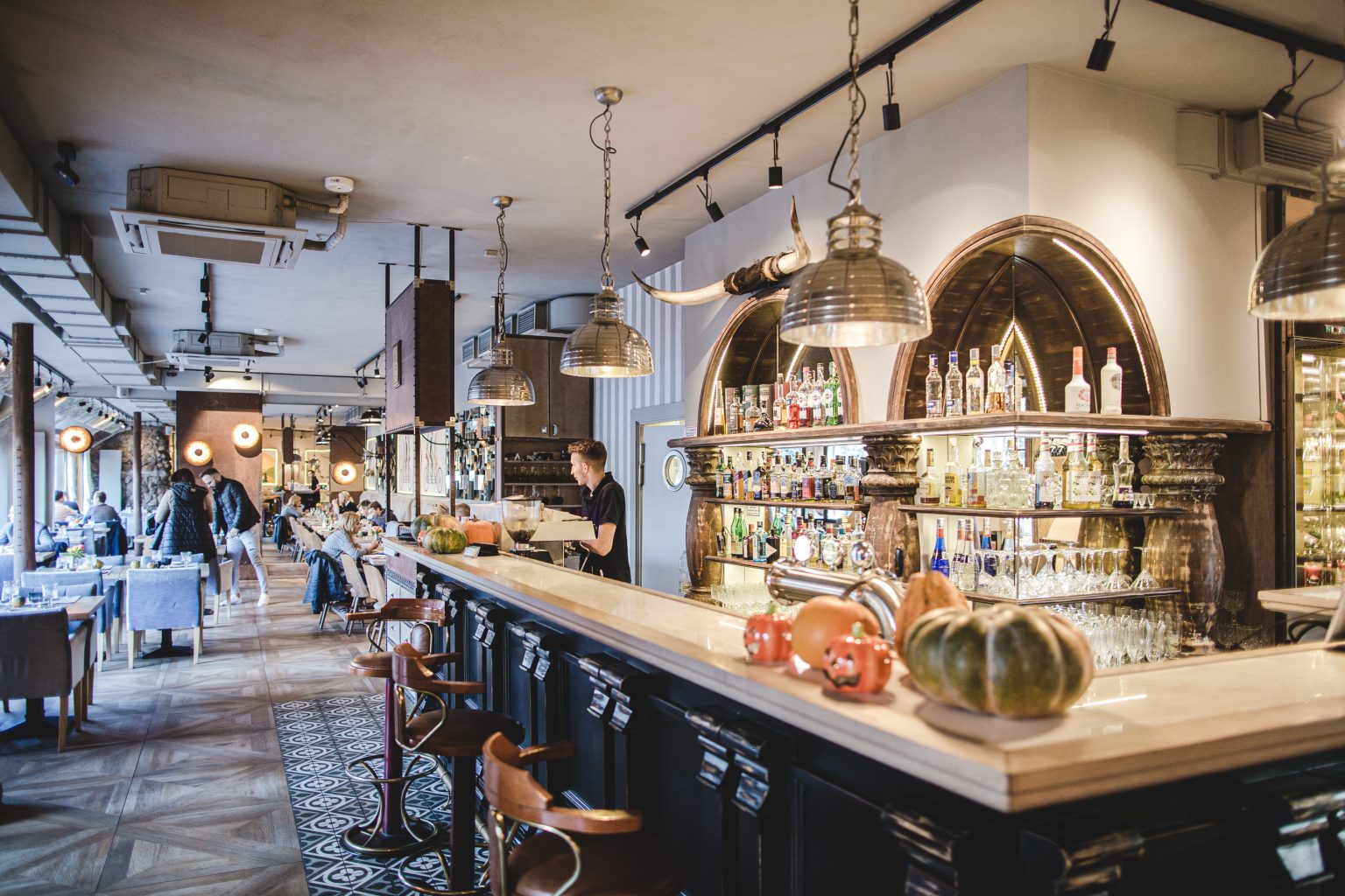 Wnętrze restauracji przy al. Jerozolimskie 119